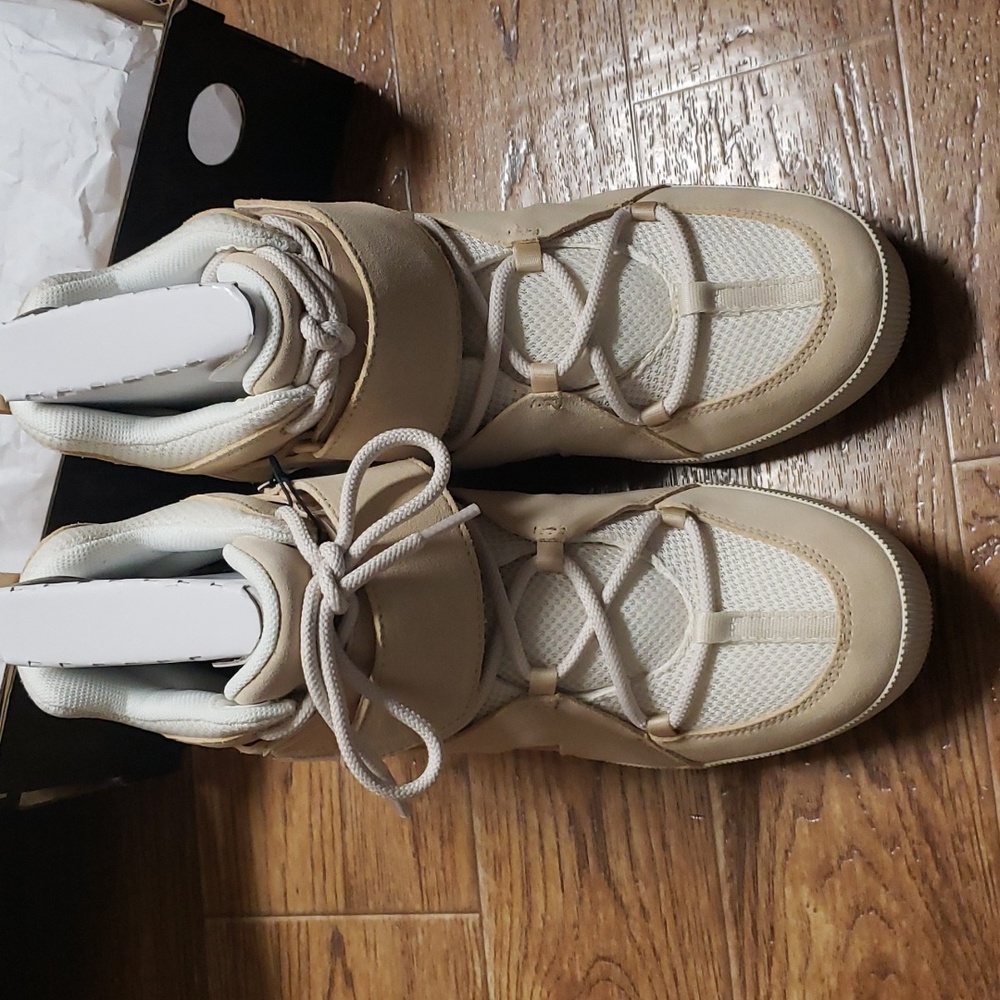 New Sorel hidden wedge sneakers Size 10 1/2